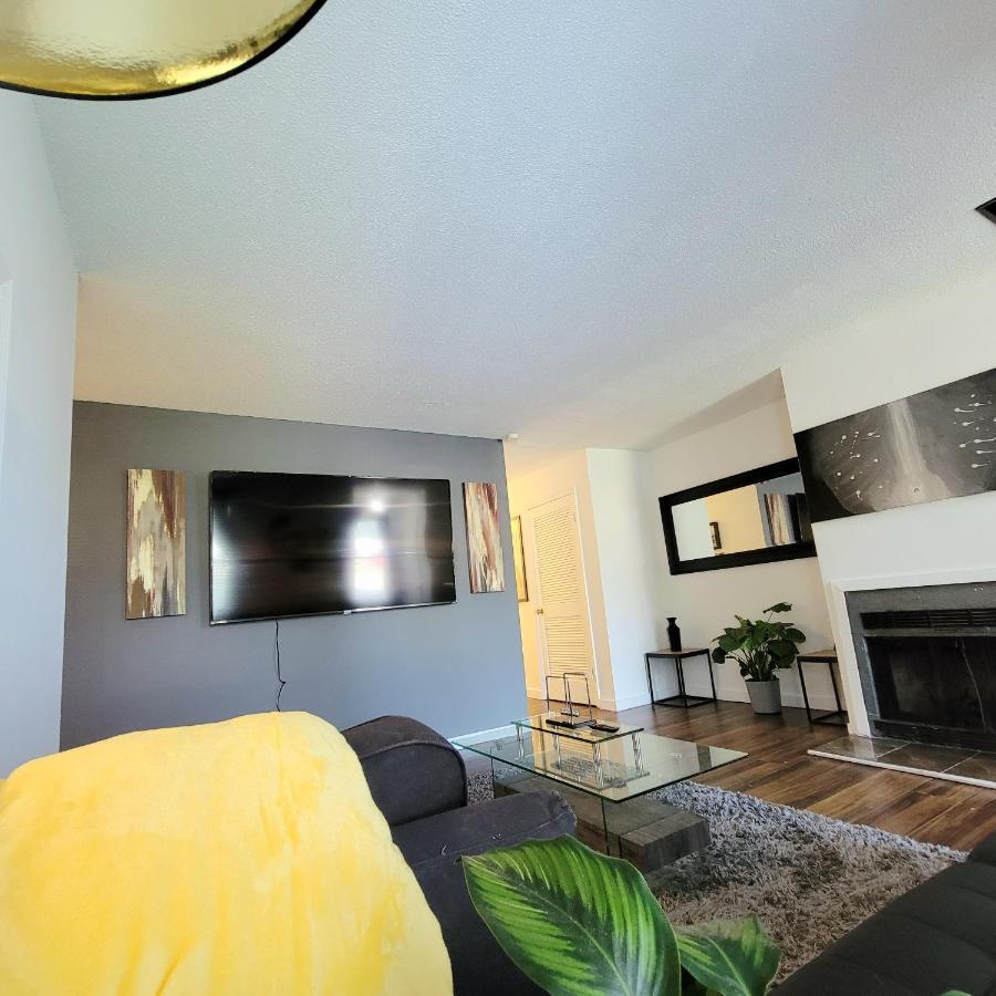 Вилла Hi-Tek-Duplex A-Two 75In 4K Led Чарльстон Экстерьер фото
